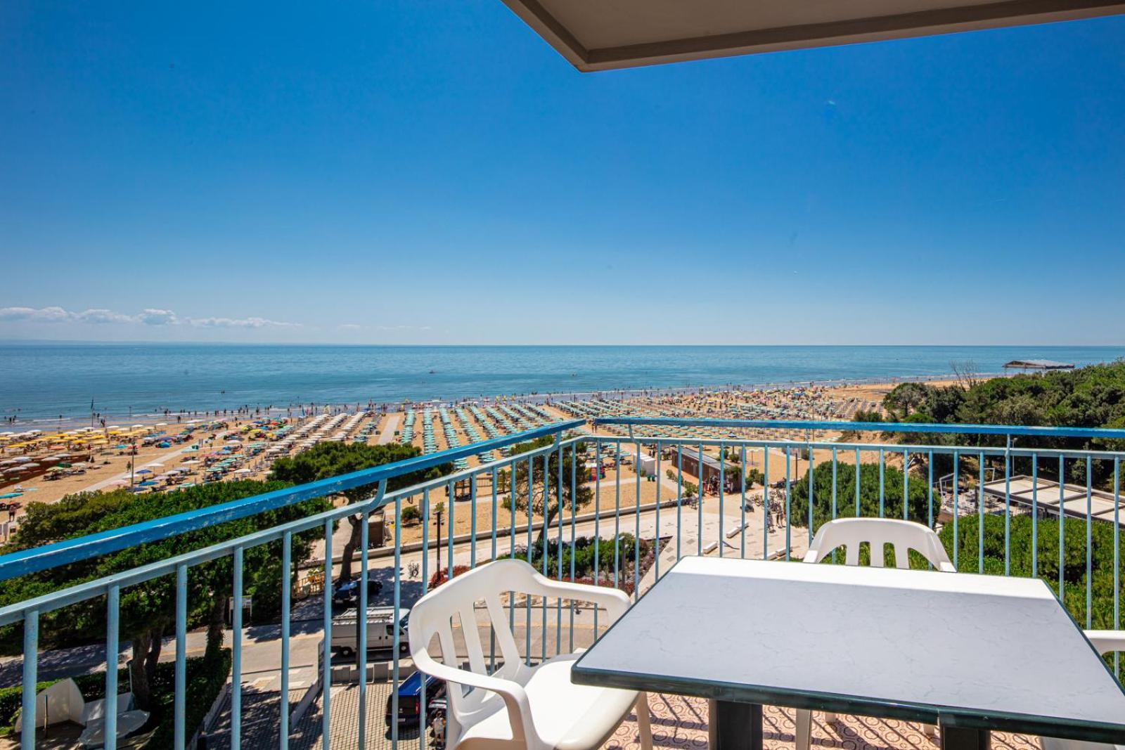 Appartamenti Bianco Nero Lignano Sabbiadoro Buitenkant foto